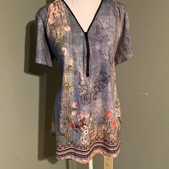 Pixie Lady top. Size large - Picture 1 of 8